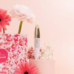 Mascara volume : Le geste make‑up qui intensifie le regard et sublime chaque cil.