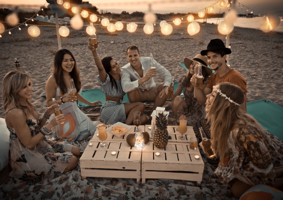 Ambiance Sunset : créer des soirées d’été magique entre amies.